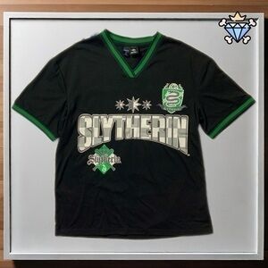 ROMWE MENS HARRY POTTER SLYTHERIN V NECK GRAPHIC TEE SIZE MEDIUM UNISEX